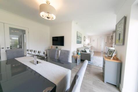 Open plan kitchen, living and dining ...