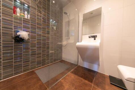 Bedroom 1 en-suite