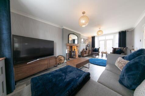Formal lounge