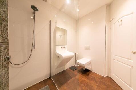 Bedroom 1 en-suite