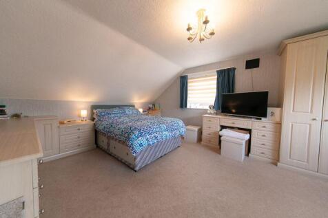 First floor bedroom 1