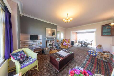 Lounge and dining area