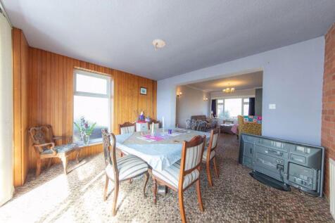 Dining room and lounge