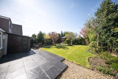 Immaculately landscaped private garden