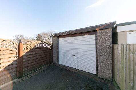 External garage