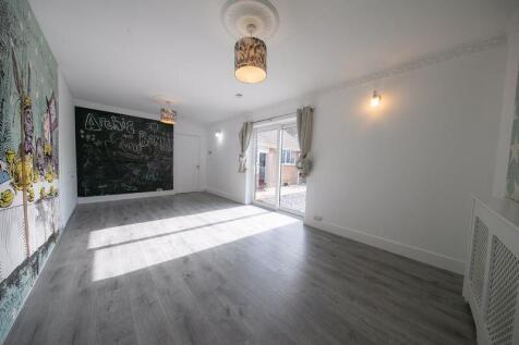 Reception 3/Ground floor bedroom 2