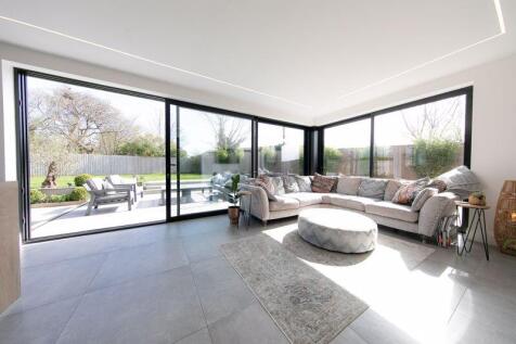 Rear living space &amp; twin sliding ...