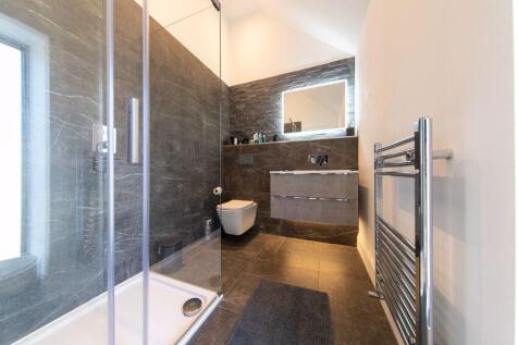 Bedroom 2 en-suite