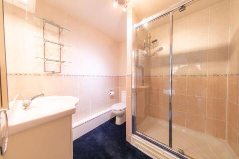 Bedroom 1 en-suite