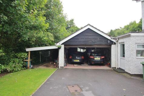 Extensive Garage (4) Car &amp; Workshop