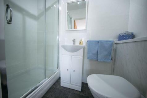 Bedroom 1 en-suite