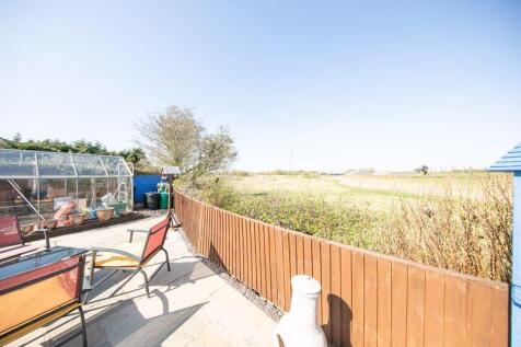 Garden rear open aspect view