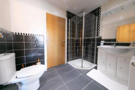 Bedroom 2 en-suite