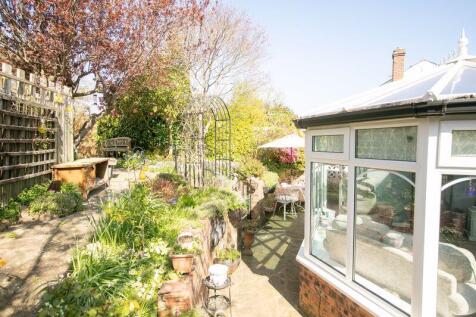 Stunning private garden