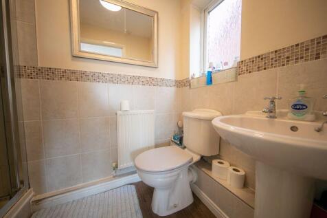 Bedroom 1 en-suite