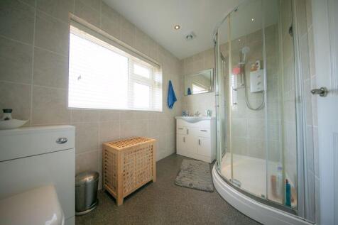 Bedroom 1 en-suite