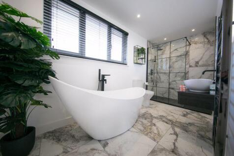 Bedroom 1 en-suite