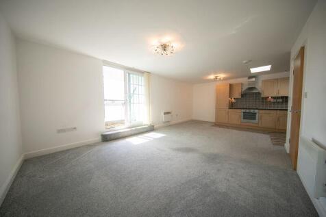 Living room &amp; kitchen
