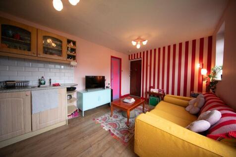 Living room &amp; kitchen