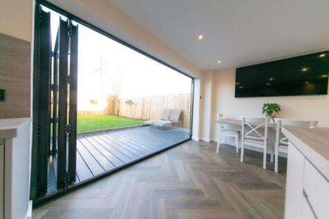 Bi-fold door to garden