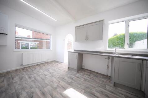 Kitchen & dining room