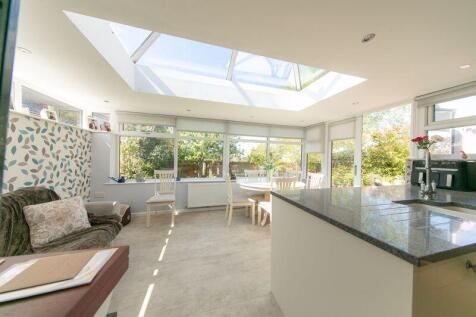 Kitchen, sun lounge &amp; dining space