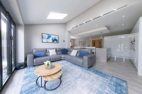 Open plan kitchen, living and dining ...