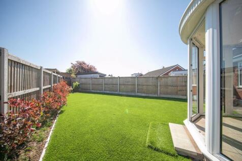 Low maintenance private garden