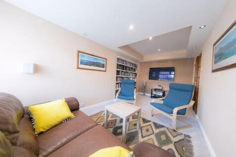 Snug/Reception 3