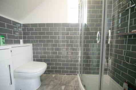 Bedroom 2 en-suite