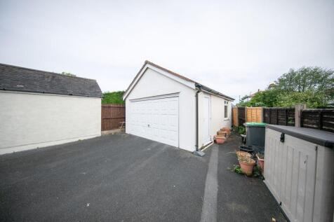 External garage
