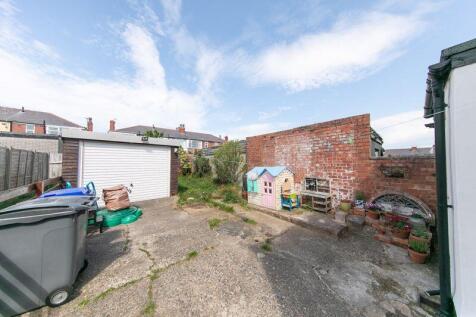 Garage &amp; garden