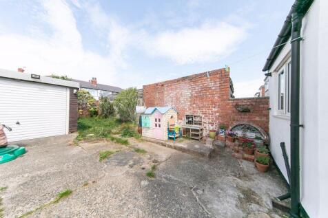 Garage &amp; garden