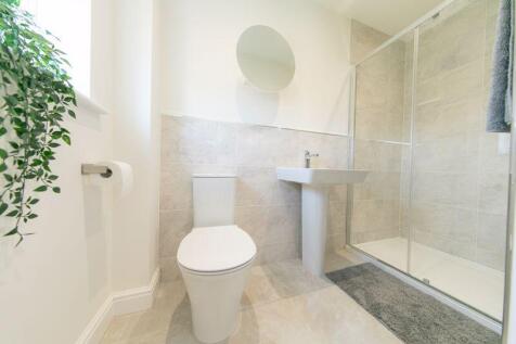Bedroom 2 en-suite