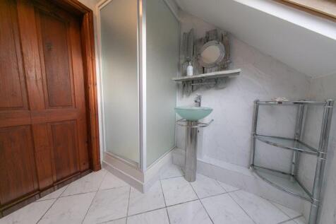 2nd floor shower room