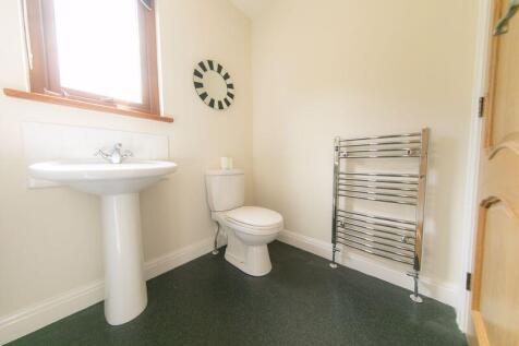 Bedroom 2 wash room