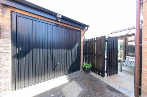 External garage
