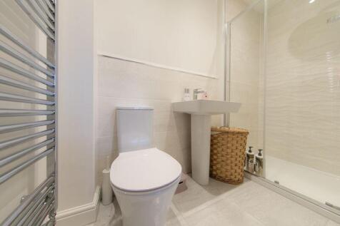 Bedroom 1 en-suite
