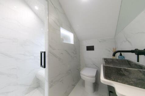 Bedroom 1 en-suite