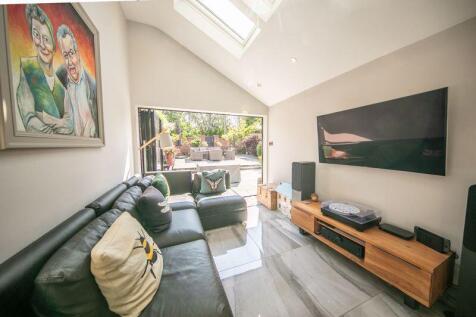 Bi-fold door to garden