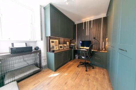 Bedroom 5/Office