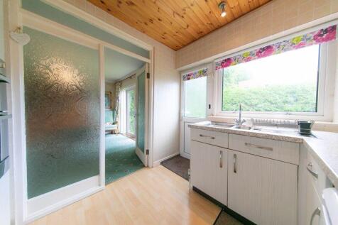 Kitchen &amp; dining room