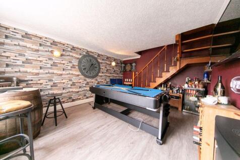 Games room/Bar/Annex lounge