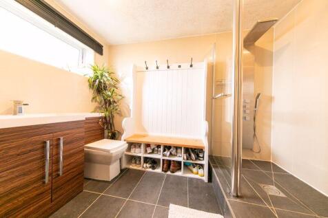 Annex shower room