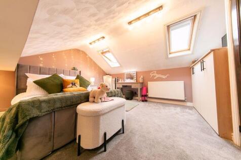 Bedroom 2 (2nd floor)
