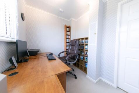 Bedroom 4/Home office