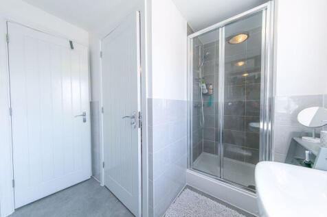 Bedroom 1 en-suite