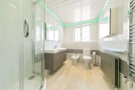 Bedroom 1 en-suite