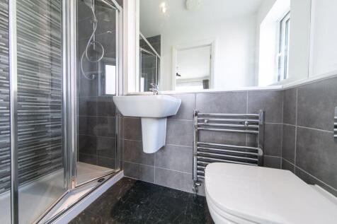 Bedroom 1 en-suite