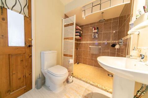 Double sized mains shower